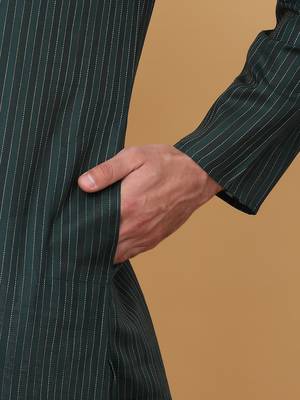 Men green pure cotton striped knee length kurta 4