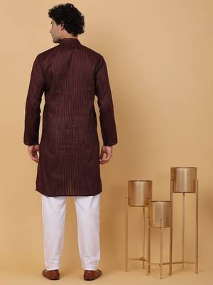 Men maroon pure cotton striped knee length kurta 3