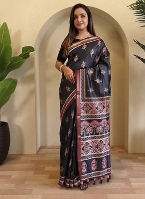 Black Dola Viscose Digital Printed Saree 2
