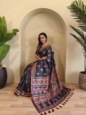 Black Dola Viscose Digital Printed Saree 3