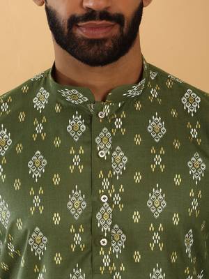 Cotton blend geometric printed green kurta and pyjamas 2