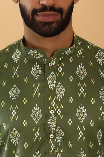 Cotton blend geometric printed green kurta and pyjamas