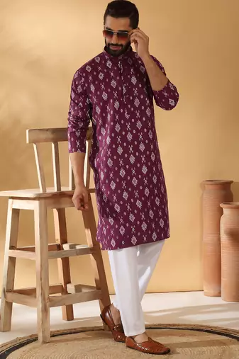 Cotton blend geometric printed maroon kurta and pyjamas
