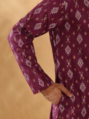 Cotton blend geometric printed maroon kurta and pyjamas 4