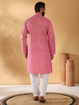 Cotton blend floral printed pink kurta and pyjamas 3
