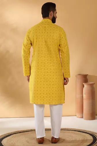 Cotton blend floral printed yellow kurta and pyjamas