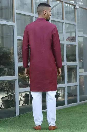 Cotton blend woven self desing maroon kurta and pyjamas