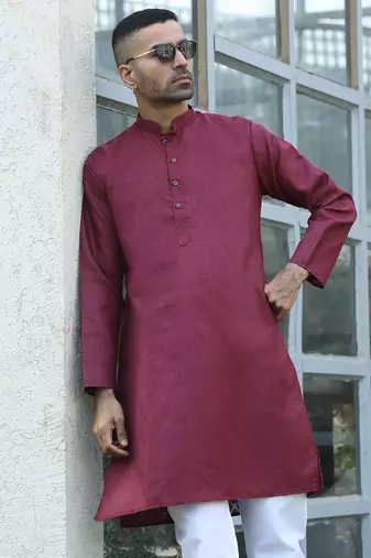 Cotton blend woven self desing maroon kurta and pyjamas
