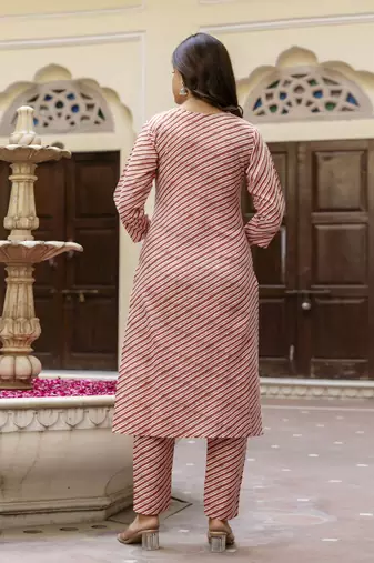 Trendmalls Cotton slub magic printed kurta pant embroidery neck work kurta set