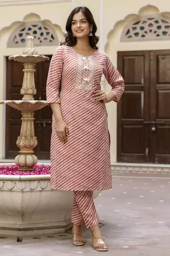 Trendmalls Cotton slub magic printed kurta pant embroidery neck work kurta set