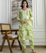 Trendmalls Cotton slub magic printed kurta pant embroidery neck work kurta set
