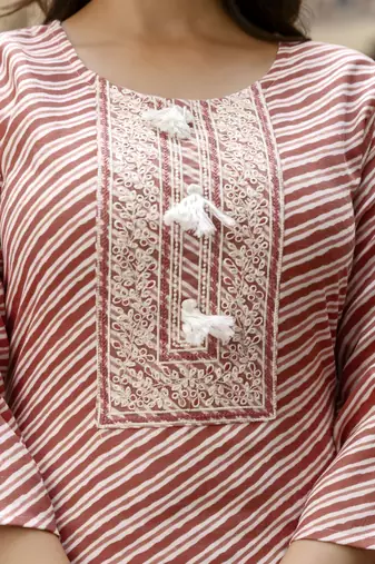 Trendmalls Cotton slub magic printed kurta pant embroidery neck work kurta set