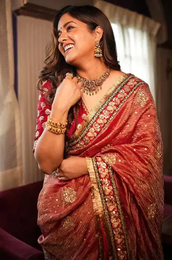 Light Red zari Butta Embroidered Banarasi Crush Saree