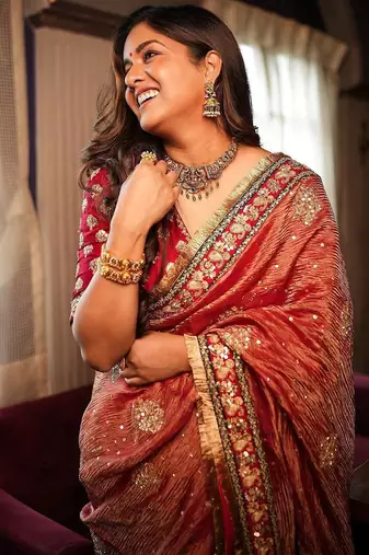 Light Red zari Butta Embroidered Banarasi Crush Saree