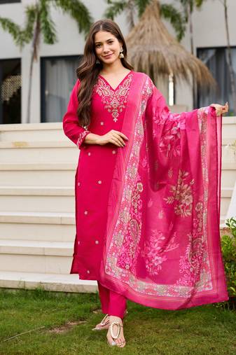 Women Pink Colour Moti  Embroidered Kurta Pant Dupatta 