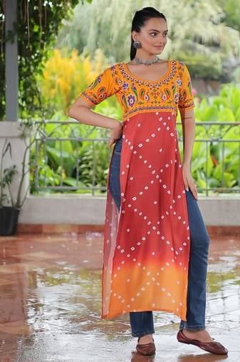 Yellow navratri special kutchi gamthi work with printed kurti