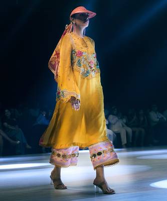 Yellow embroidered organza kurta with pant 2