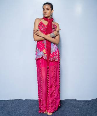 Pink embroidered organza kurta set 1