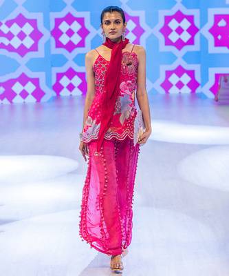 Pink embroidered organza kurta set 3