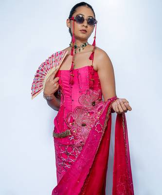 Pink embroidered crepe saree 3
