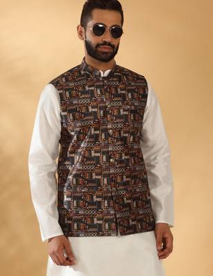 Silk bleand cream kurta churidar with abstract printed black nehru jacket 4