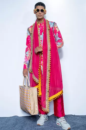 Pink printed chanderi kurta pajama with scarf