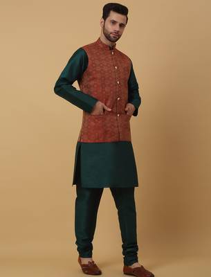 Men's green kurta and churidar with jacquard ethnic motifs printed nehru jacket 4