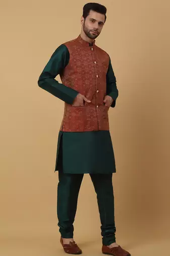 Men's green kurta and churidar with jacquard ethnic motifs printed nehru jacket