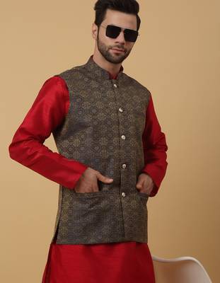 Men's maroon kurta and churidar with jacquard ethnic motifs printed nehru jacket 4