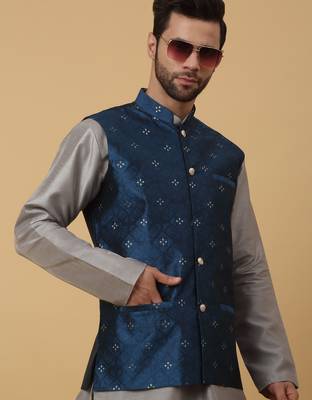 Men's grey kurta and churidar with jacquard floral nehru jacket 4
