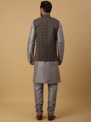 Men's grey kurta and churidar with jacquard ethnic motifs printed nehru jacket 3