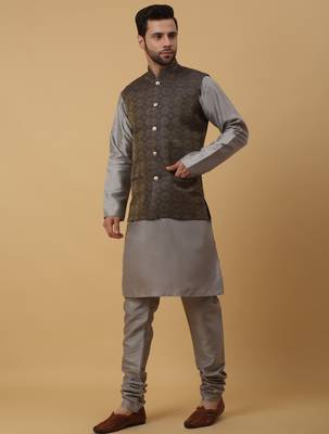 Men's grey kurta and churidar with jacquard ethnic motifs printed nehru jacket 4