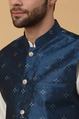 Men's cream kurta and churidar with jacquard floral nehru jacket