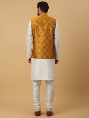 Men's cream kurta and churidar with jacquard floral nehru jacket 3