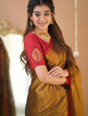 gold handloom tissue saree with designer blouse 4