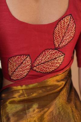gold handloom tissue saree with designer blouse 5