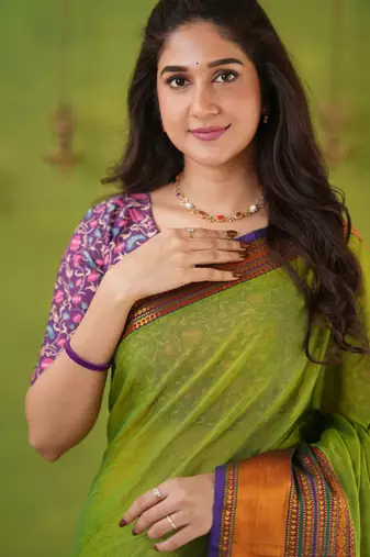 parrot green narayanpet woven cotton saree