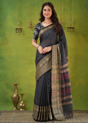 grey narayanpet woven cotton saree 3