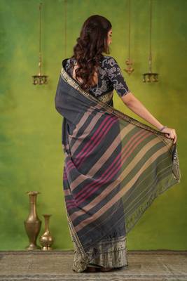 grey narayanpet woven cotton saree 4