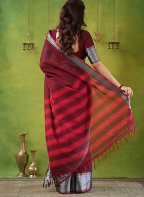 maroon narayanpet woven cotton saree 4
