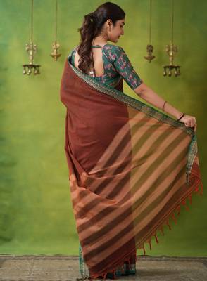 brown narayanpet woven cotton saree 4
