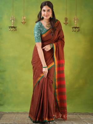 brown narayanpet woven cotton saree 1