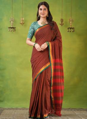 brown narayanpet woven cotton saree 3