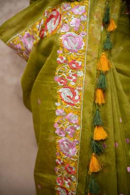 green floral silk blend saree 3