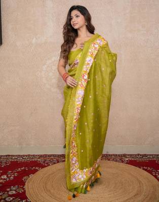 green floral silk blend saree 5