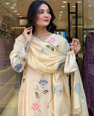 White Women's Cotton Straight Kurta Pant and Dupatta Set 4