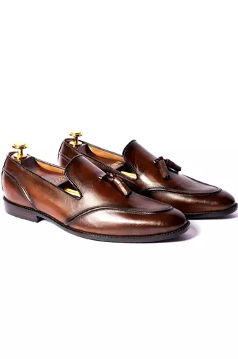 Brown solid loafers