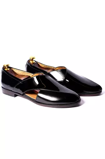 Black solid Sandals