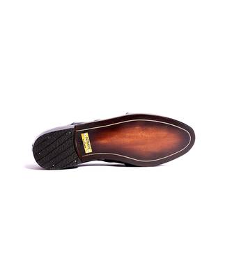 Black solid Sandals 5