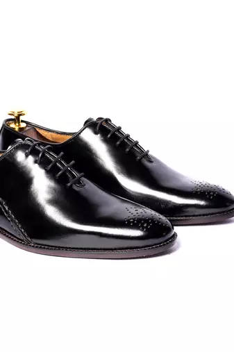 Black solid oxford shoes
